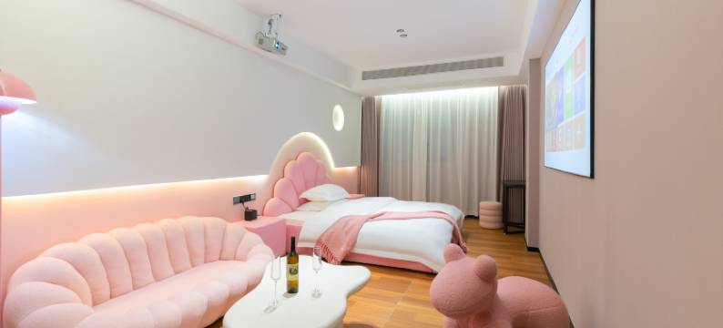 沐光逸居•SUN KISSED EASED•墨韵雅奢设计师酒店(汕头高铁站店)图片