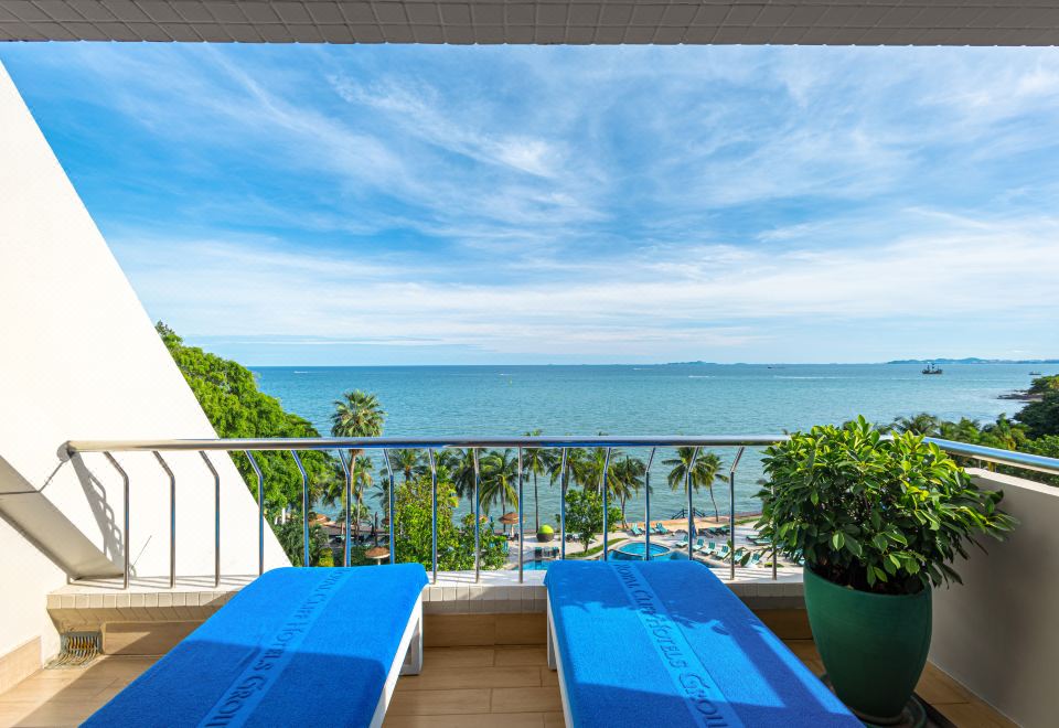 Royal Wing Suites & Spa Pattaya Hotel Overview