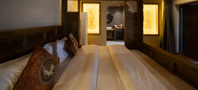 废墟园民宿(鸣沙山月牙泉景区店)图片