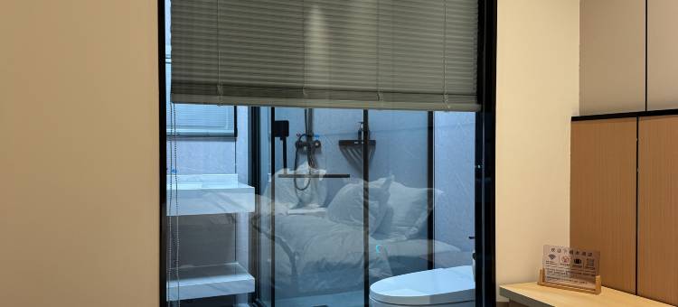 晴川主题酒店(呼和浩特东站机场店)图片