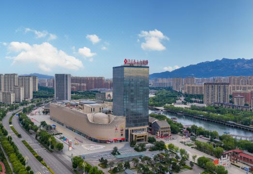 隐居泰山大酒店外景图