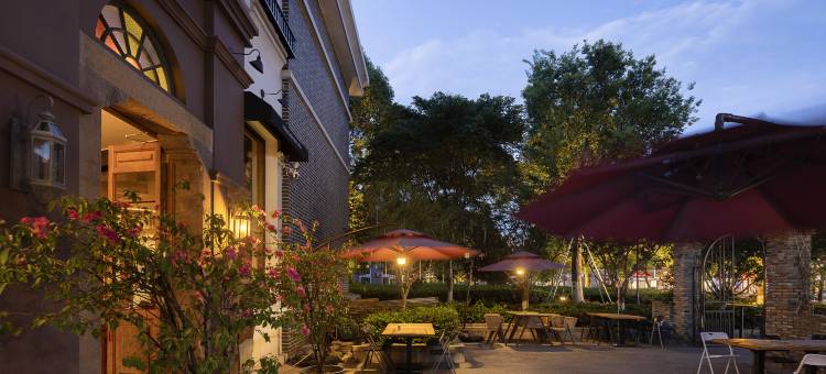 繁花里·FANHUALI·古董花园民宿(南浔古镇景区店)图片