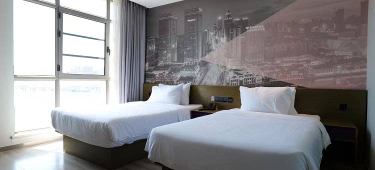 宜必思·尚品酒店(武汉光谷广场民族大学店)图片