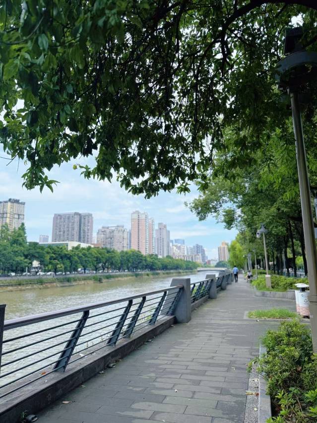 成都盛捷江畔服务公寓(天府广场华西坝地铁站店)图片