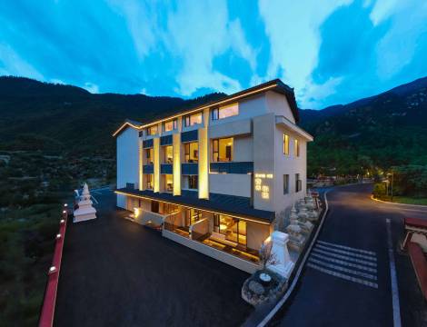 九寨沟青禾·和院丨QINGHE•Hot Spring·私汤轻奢美宿