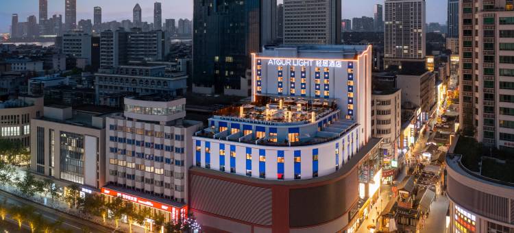 南昌万寿宫八一馆地铁站轻居酒店图片