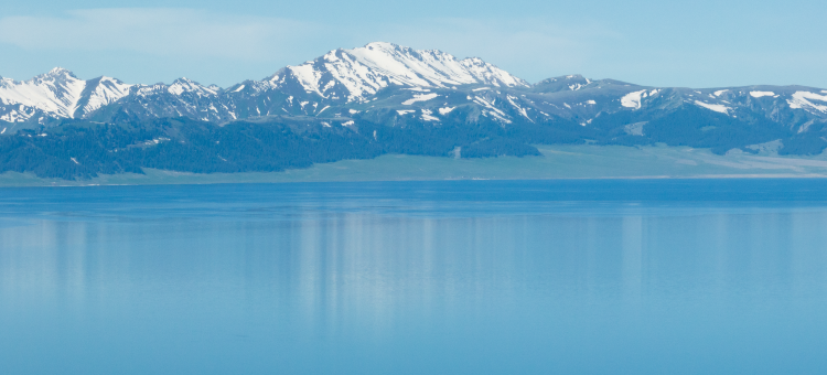 赛里木湖AC酒店图片