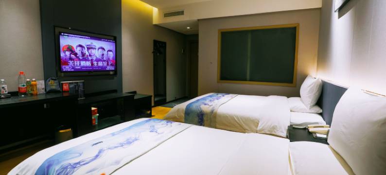 万泓商务酒店(沁阳汽车站店)图片