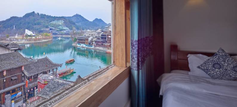 吊脚楼丨江景阳台丨茶峒摄影民宿(边城景区店)图片