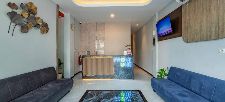 Front One Budget Hotel Tirtonadi Solo图片