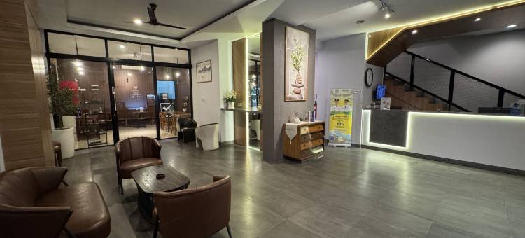 井里汶拉哈于酒店(Rahayu Hotel Cirebon)图片