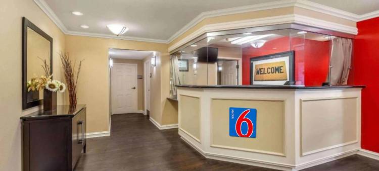 Motel 6 Suites Chicago Vernon Hills Lincolnshire IL图片