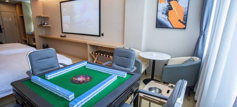 馨悦假日酒店(陆良图腾商业中心春光路店)图片