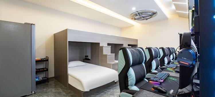 鼎潮电竞·主题酒店(东台八佰伴店)图片