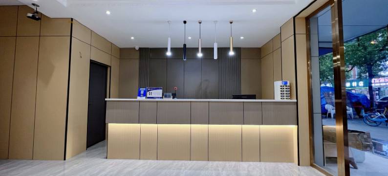 长潭湖·柏豪酒店(杭州客运中心四季青服装大市场店)图片