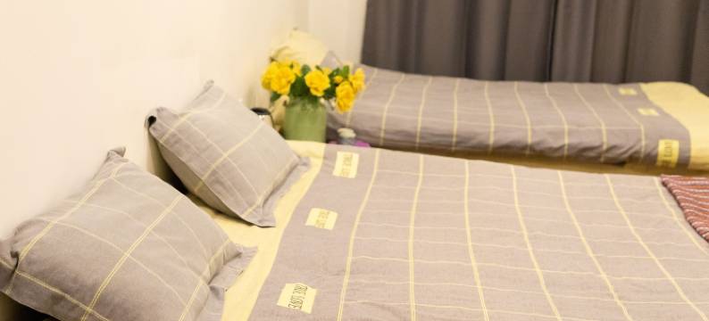 色达彼岸花开客栈图片