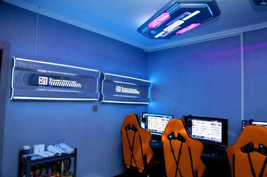 宾西君和电竞宾馆