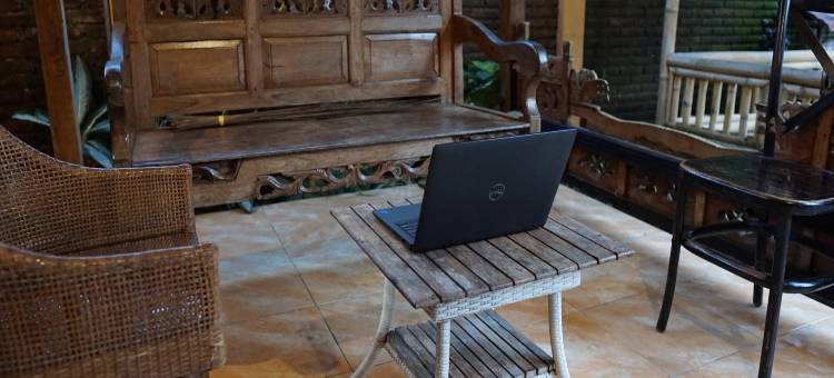 O酒店Holy民宿靠近塔曼萨里村咖啡旅游区(Hotel O Holy HomestayNearWisata Kopi Desa Tamansari)图片