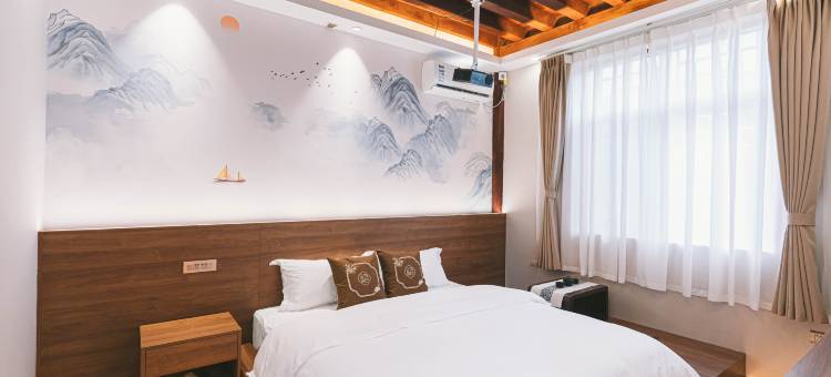 建水隐逸堂客栈(古城小火车站店)图片
