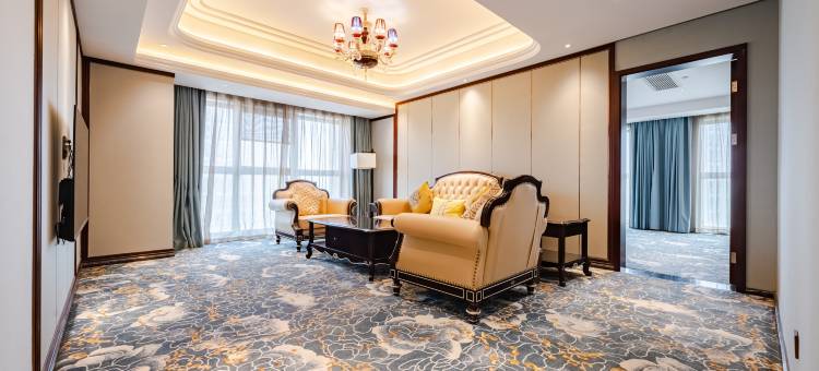 武汉艳阳天旺角华美达酒店图片