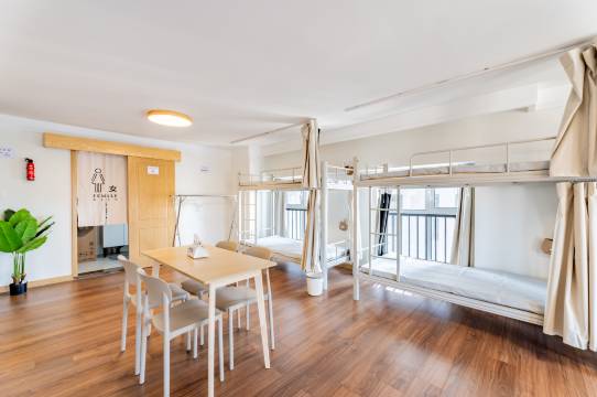 罐头青年旅社(新华广场店)