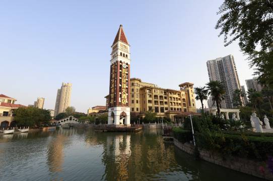 南京苏宁环球大酒店(柳州东路地铁站1914商业街店)