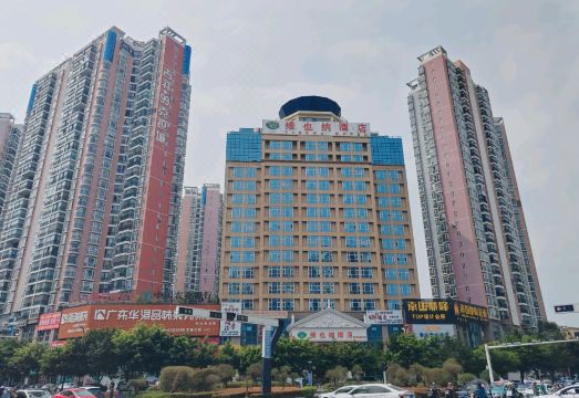 维也纳酒店（兴义万峯林机场店）外景图