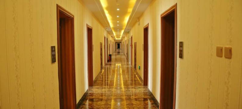 巴音布鲁克西部情酒店图片