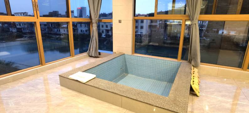 星河畔温泉(河源东源黄村店)图片