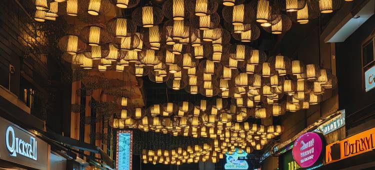 花芝筑·云境高空城景酒店(贵阳甲秀楼青云市集店)图片