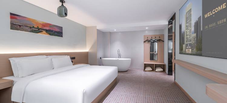 艺龙安云酒店(贵阳黔灵山公园北京路地铁站店)图片