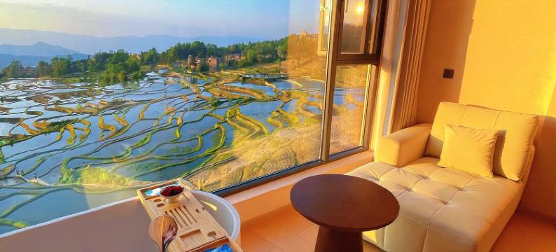 稻田理想｜蓝色梯田全景·观景民宿图片