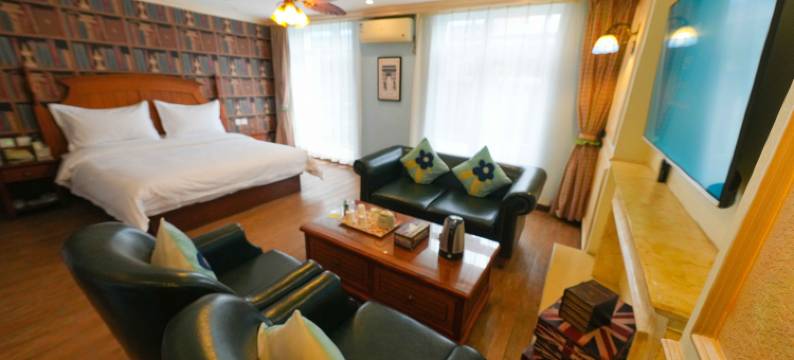 丽呈雅客小镇酒店(青年路中车轨道店)图片