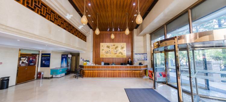 青岛海泰万丰国际酒店(石老人海水浴场国信体育中心店)图片
