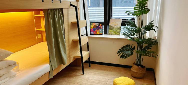 安屿光舍青年旅舍(黄贝岭地铁站店)图片