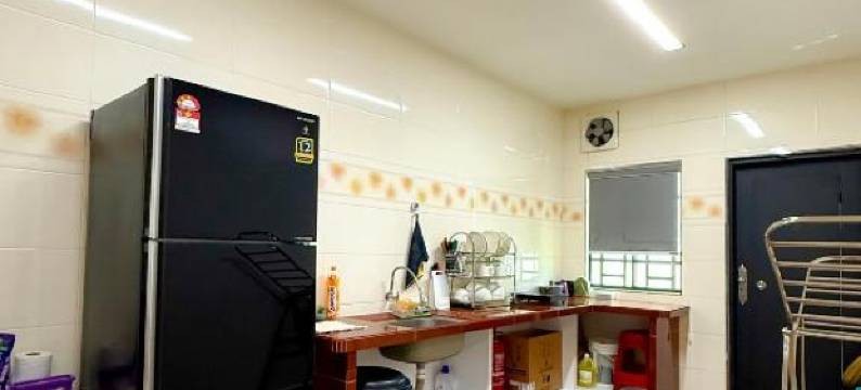 位于高渊的3卧室半独立房屋-3200平方米 带3间厕所 -开心民宿(HAPPY GUEST HOUSE NIBONG TEBAL)图片