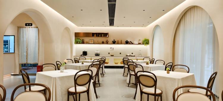 泊淼逸宿设计师酒店(崇左龙州客运站店)图片