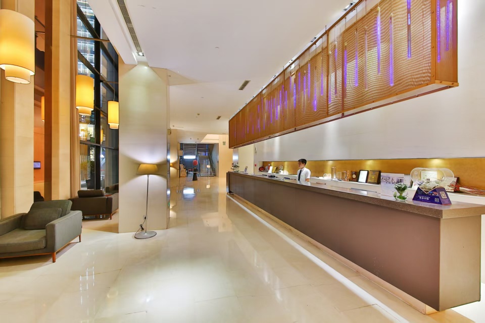 Howard Johnson Parkland Hotel Dalian Over view