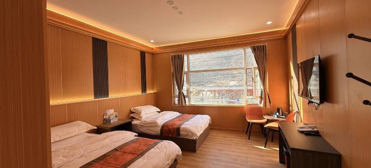 班玛卡韦扎格尔酒店图片