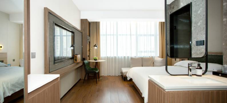 安珀酒店(庆阳高铁站万辉国际广场店)图片