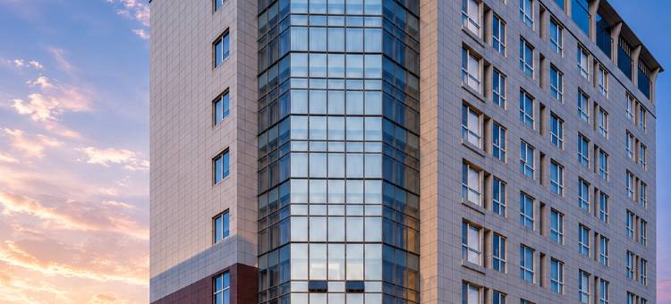 兰顿Q酒店(红河哈尼族彝族自治州建水小火车紫陶街店)图片