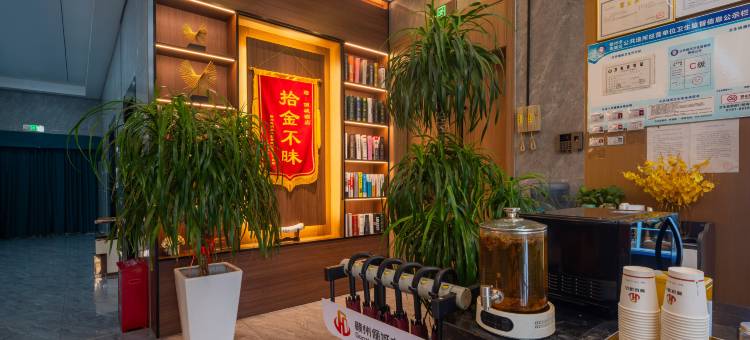 赣州俪城酒店(南康中学家具城店)图片
