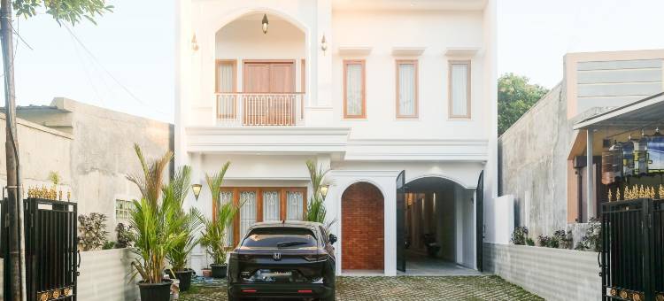 红门酒店·乌尔班景观·洛吉阿鲁姆·克拉滕站(Urbanview Syariah Loji Arum Stasiun Klaten by RedDoorz)图片