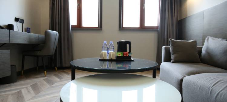 轻住·悦享酒店(张家口建工机场智能店)图片