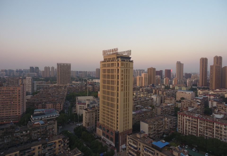 Sume Douson Hotel (Wangjiawan Hanyang Wuhan Subway Station) over view