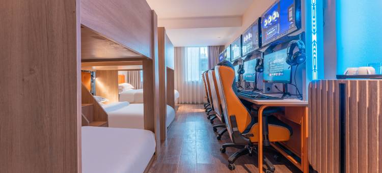 网鱼电竞酒店(武汉汉口火车站泛海CBD店)图片