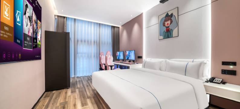 ReMAX热麦电竞酒店(宁波港隆时代广场店)图片