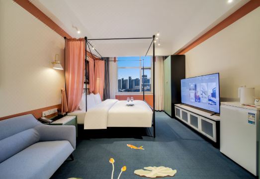 Huaqian Mingyue Hotel (Zhengzhou Xinzheng Zijing Mountain South Road Branch) Hotel Overview