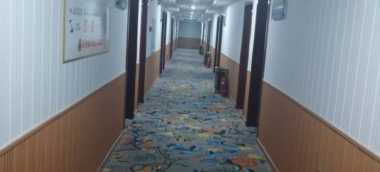 荥阳聚鑫汇酒店(郑州高铁西站商业技师学院店)图片
