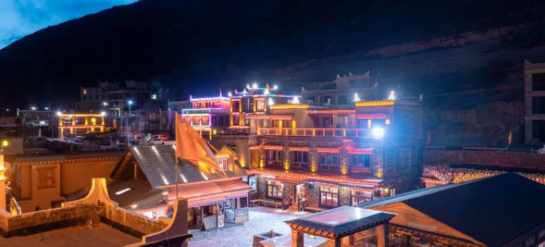 嘉绒倾城民宿(四姑娘山双桥沟景区店)图片